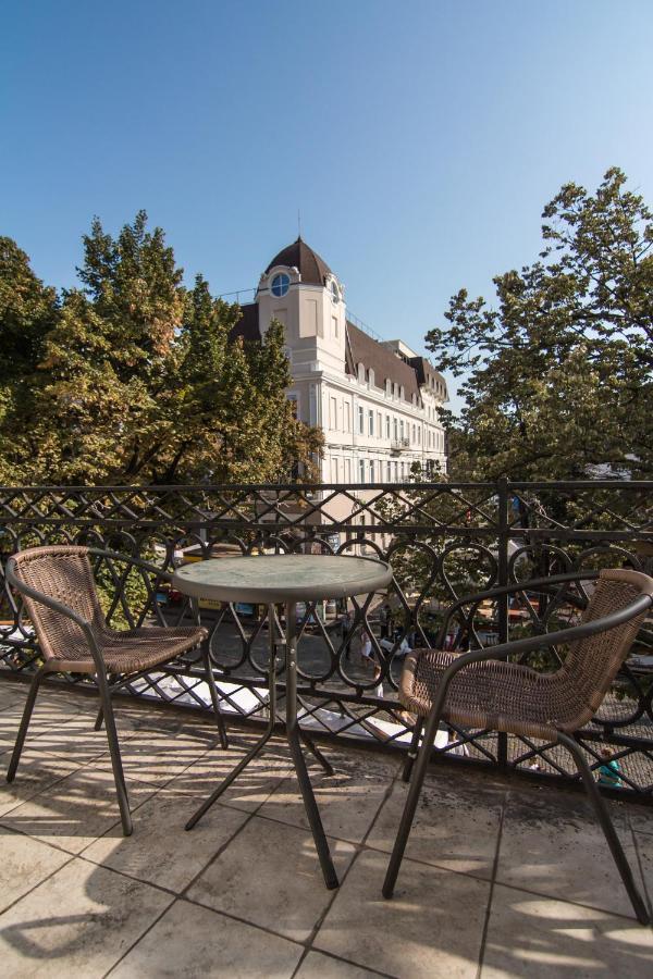 18 Deribasivska Street Jacuzzi Apartment Odesa Exterior photo